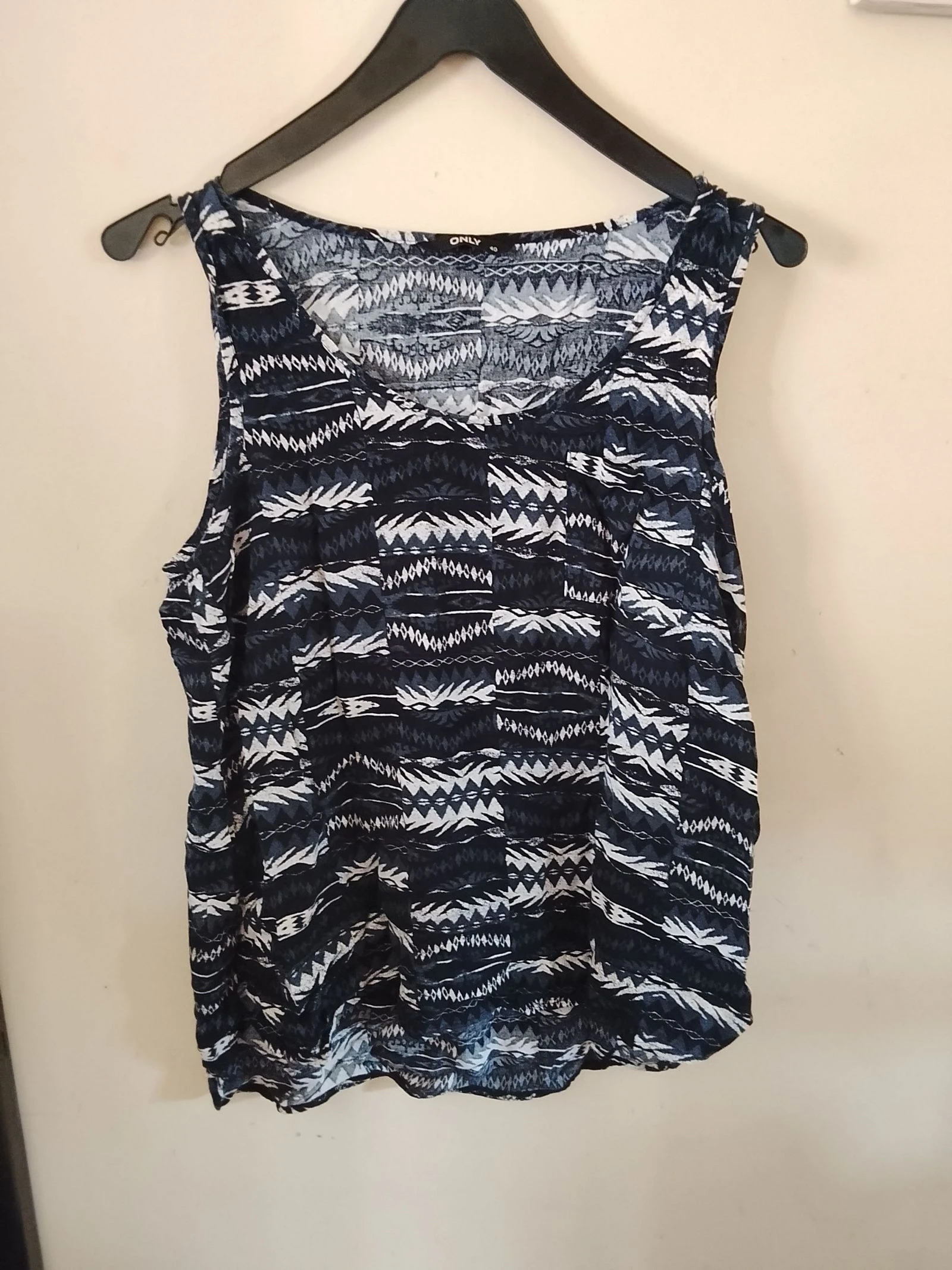 👒ONLY TAILLE 40 TOP fluide motifs ethniques en très bon état 👒